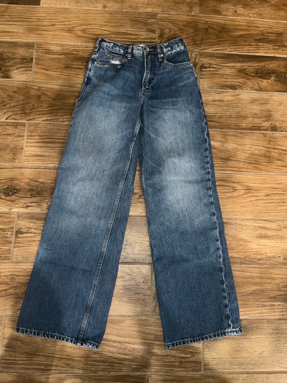 FRAME Le High 'N' Tight Wide Leg jeans in Stearnlee - Picture 2 of 5